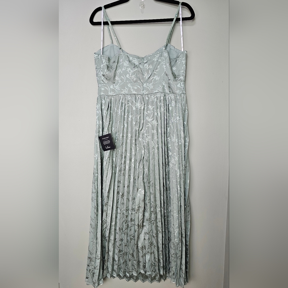 Lulus Regal Romance Sage Floral Jacquard Pleated Satin Midi Dress, Size Large - Picture 8 of 11